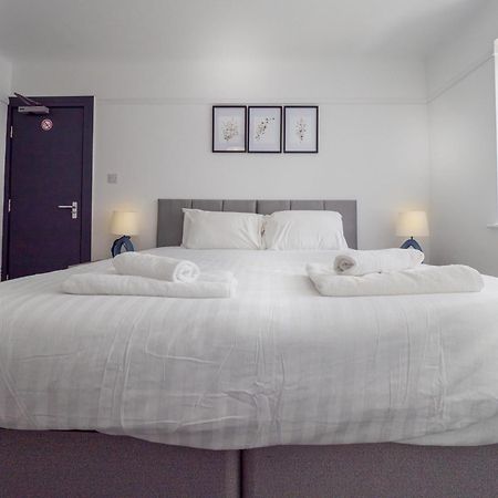 3Br Haven Retreat In Wallasey With Free Street Parking Eksteriør billede