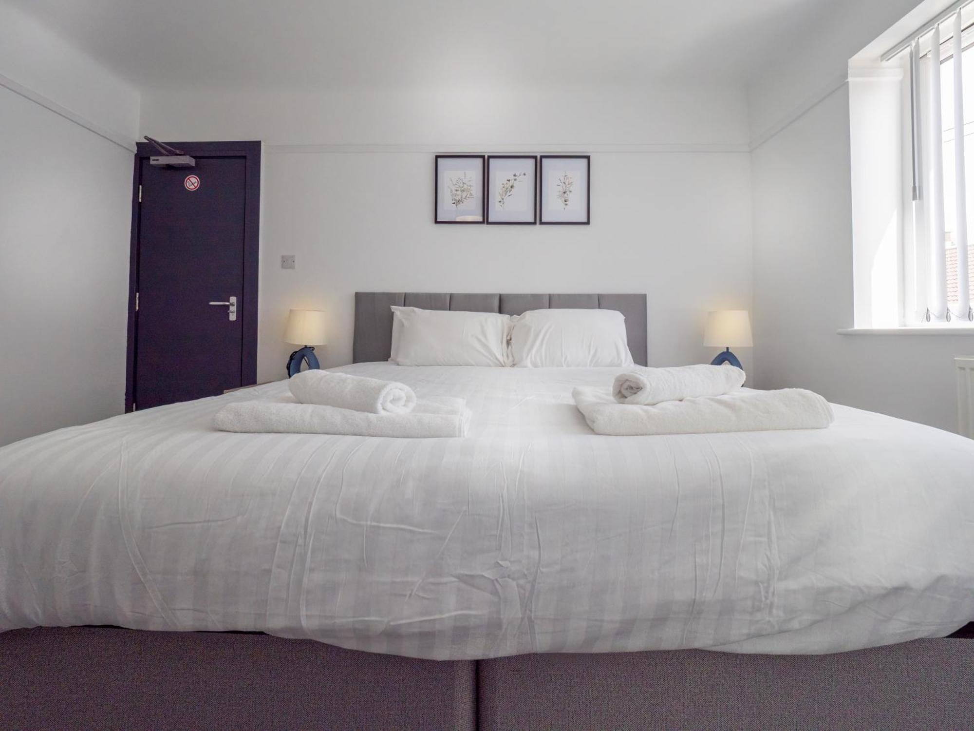 3Br Haven Retreat In Wallasey With Free Street Parking Eksteriør billede