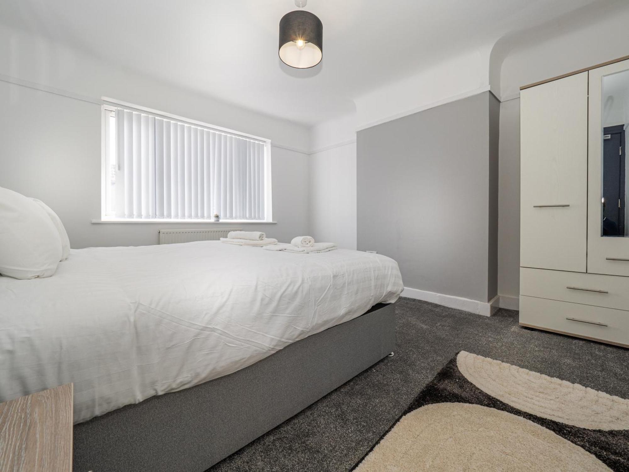 3Br Haven Retreat In Wallasey With Free Street Parking Eksteriør billede
